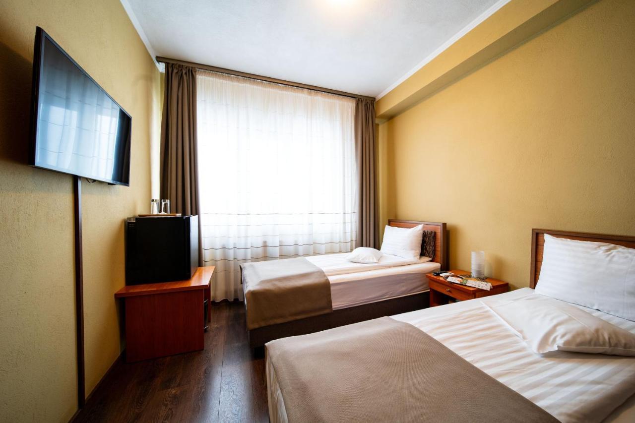 Areo Hotel & Restaurant Bradesti Extérieur photo