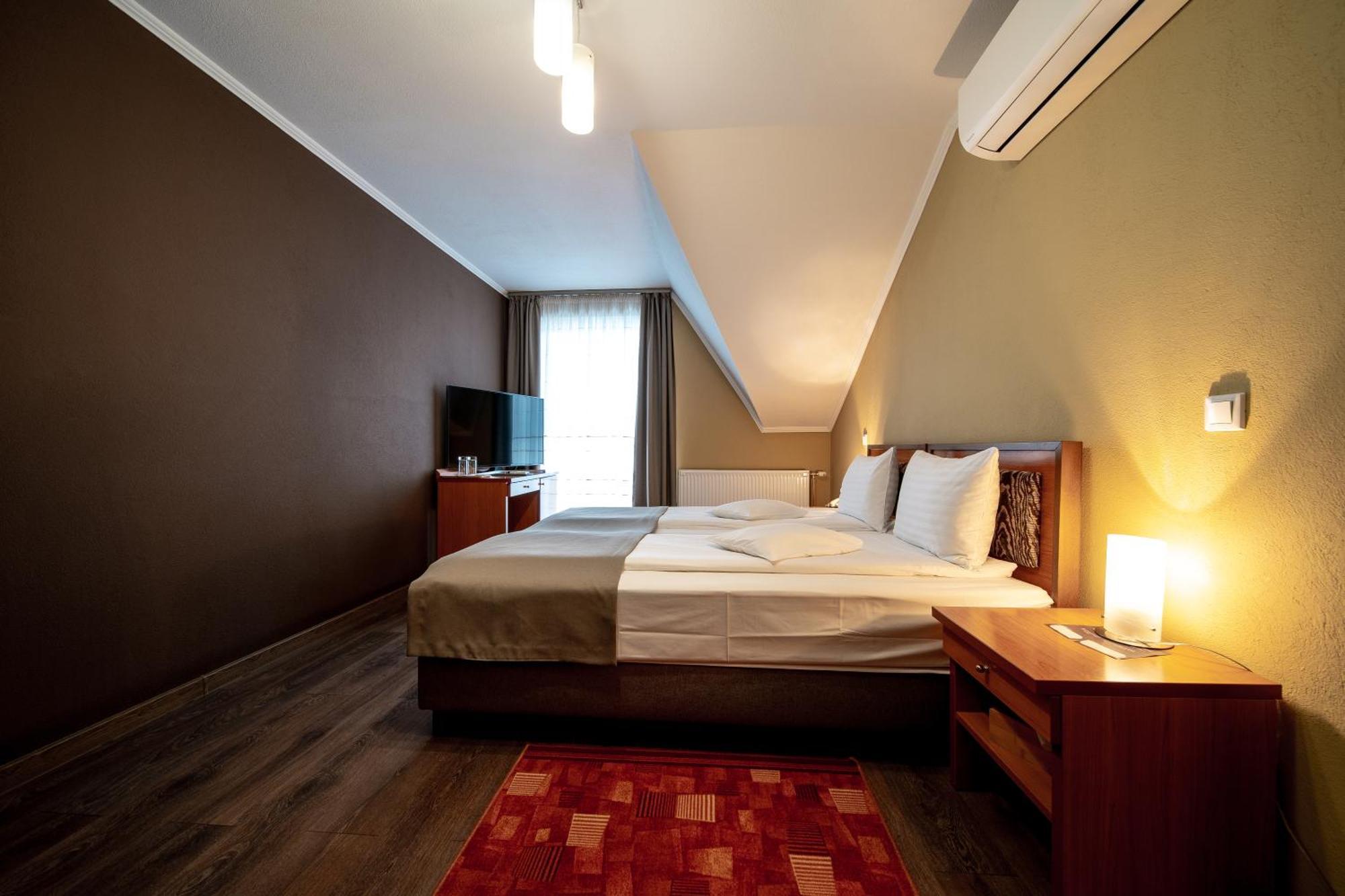 Areo Hotel & Restaurant Bradesti Extérieur photo